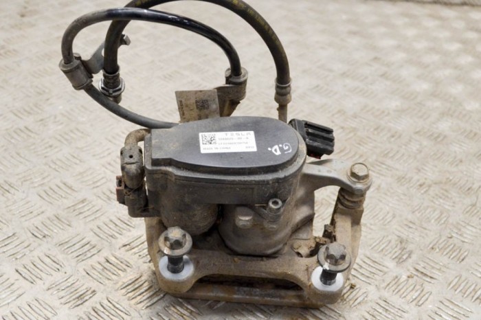 Etrier de fr&acirc;nă dreapta spate TESLA MODEL 3 2021 OEM: 1044626-00-A 14179801