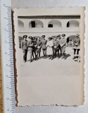 Fotografie militară Rom&acirc;nia, 22.X.1942 &ndash; ofițeri &icirc;n curtea cazărmi