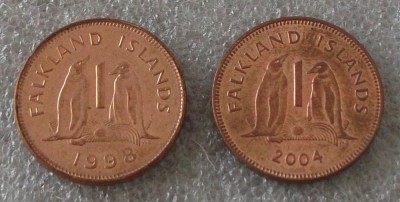 G5. FALKLAND ISLANDS LOT 1 PENNY 1998 si 2004 Copper Plated Steel, 20.3 mm ** foto