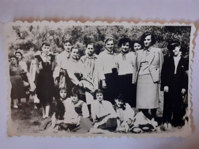 Fotografie dimensiune 6/9 cm cu clasa a VI-a din Giurgiu &amp;icirc;n 1960 foto