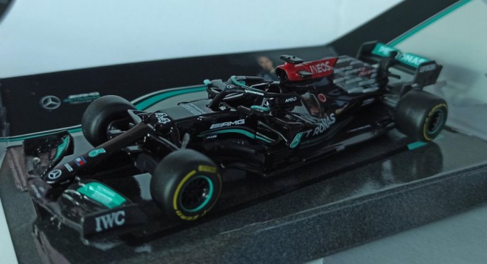 Macheta Mercedes AMG W12 Lewis Hamilton Formula 1 2021 - Bburago 1/43 F1