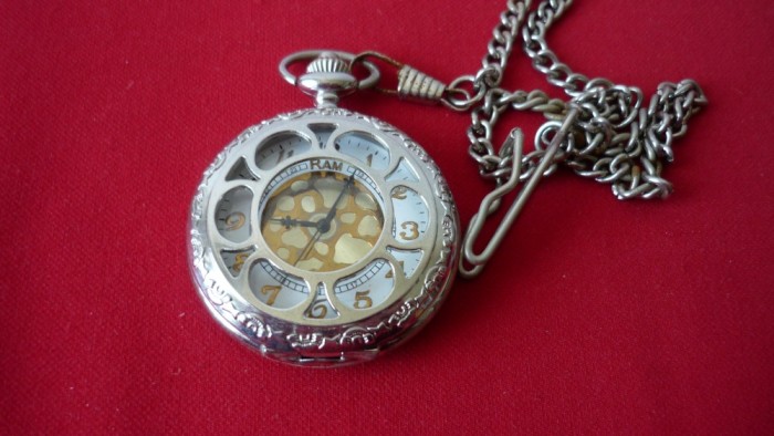 CEAS DE BUZUNAR MECANIC ARGINTAT, NEFOLOSIT.