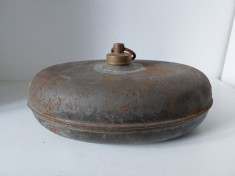 Buiotă Veche Metal (Termofor) &ndash; Obiect Utilitar de Epocă &ndash; Decor Industrial