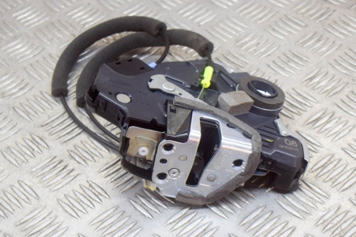 &Icirc;ncuietoare ușă dreapta față TOYOTA C-HR _X1_ 2020 OEM: 0H0808 13506681