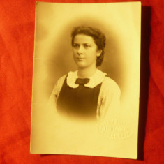 Fotografie 1931 Eleva in sarafan Foto Peliso- Grivitei Bucuresti ,dim.= 6x9cm