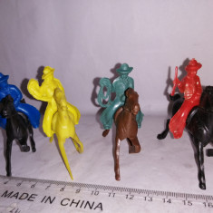 bnk jc Lido - lot 4 figurine plastic cowboy calare (10)