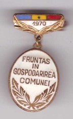 Insigna Fruntas in gospodarirea comunei 1970 foto