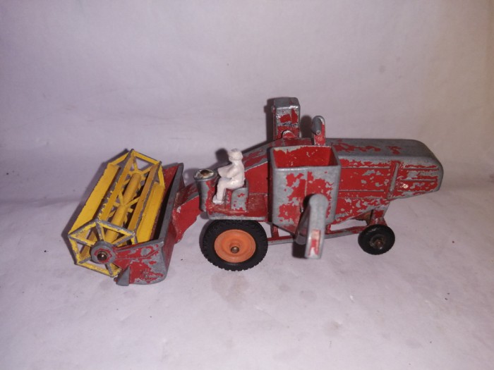 bnk jc Matchbox M5 Massey-Ferguson 780 Combine Harvester