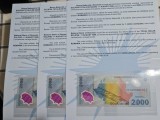 2000 lei Eclipsa /Set 3 bancnote consecutive in folder BNR /Serie 001 A/UNC /din foto