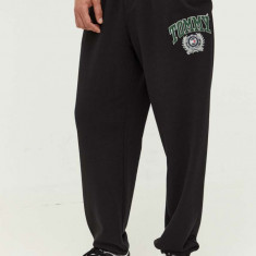 Tommy Jeans pantaloni de trening din bumbac culoarea negru, cu imprimeu
