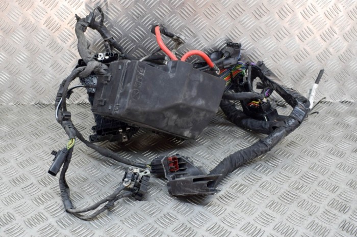 Panou de siguranțe VOLVO V40 Hatchback 2014 OEM: AV6T-14A067-AC 14339583