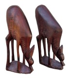 DOUĂ SCULPTURI AFRICANE VINTAGE MODEL ANTILOPE STILIZATE
