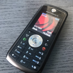 TELEFON DE COLECTIE MOTOROLA W360 FUNCTIONAL.CITITI VA ROG DESCRIEREA ATENT!