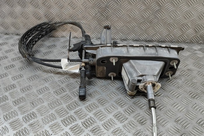 Timonerie cutie de viteze VW SHARAN 7N1, 7N2 2011 OEM: 7N0711049A 30640714