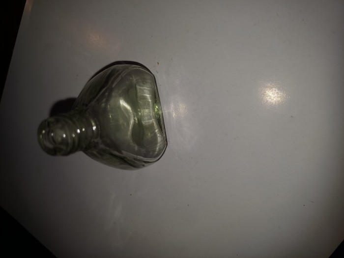 Sticla sticluta veche NIVEA / marcaj embosat pe fund / fara eticheta si fara dop