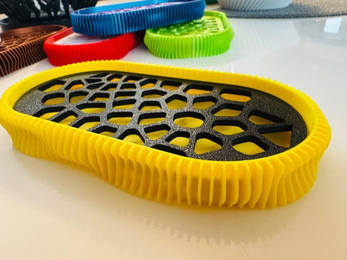Sapuniera 3D, model Wave, Galben Negru
