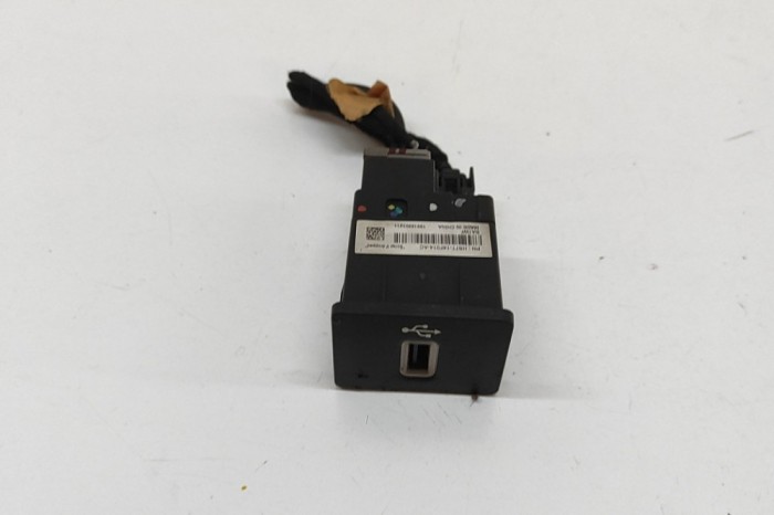USB FORD TOURNEO CUSTOM Minibus / passenger 2019 OEM: HS7T-14F014-AC | 31878217