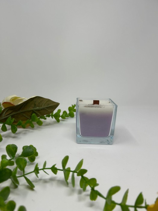 Lumanare parfumata Lavanda in borcan de sticla , aroma relaxanta si design elegant