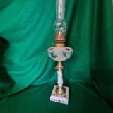 LAMPA CU PETROL CU BAZINUL PICTAT SI PICIOR DIN PORTELAN - FRANTA anii 1900