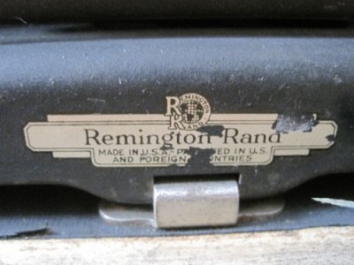 REMINGTON RAND MASINA DE SCRIS foto