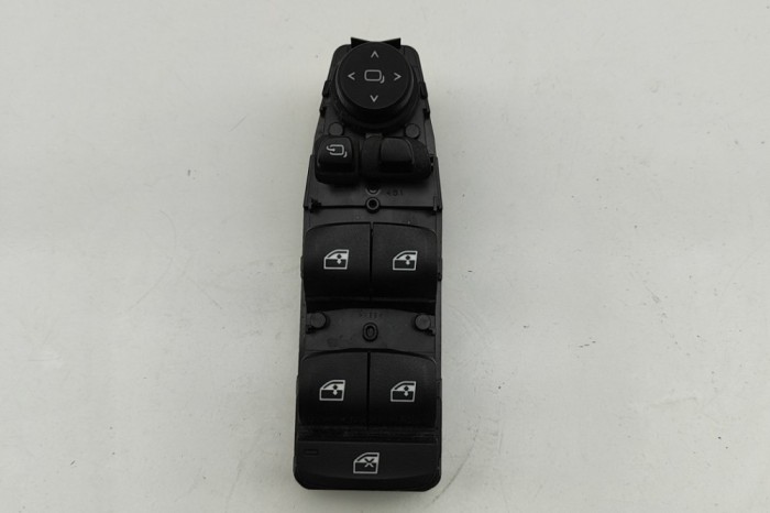 Buton geam ușă dreapta față BMW 5 G30 2019 OEM: 6832728 | 31292850