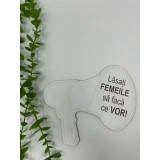 Props in forma de megafon cu textul ,,Lasati femeile sa faca ce vor din MDF