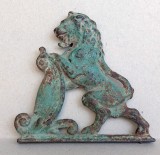 Ornament metalic vintage in forma de leu, folosit in trecut la porti si garduri, vechime 150 ani