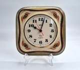 ceas de bucatarie din ceramica pictata manual HERBOLZHEIMER quartz Germania 21,5 x 21,5 cm sticla vintage anii &#039; 80 crem verde maro folk