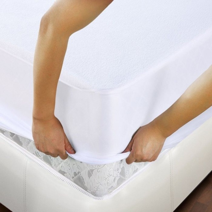 Husa protectie pat din frotir bumbac 100% impermeabila pentru saltea de 200x200 cm alb