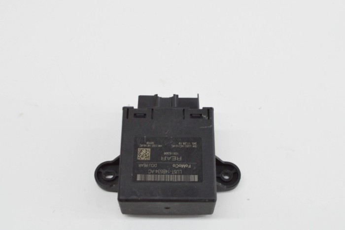 Modul de control ușă dreapta spate FORD FIESTA VII 2019 OEM: LU5T-14B534-AC,LU5T-14C112-AC,LU5T-14F145-AC 18323073