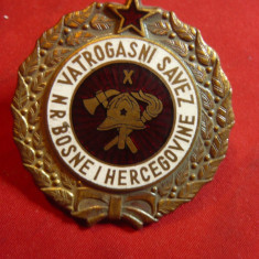 Insigna- Medalie - Pompieri Bosnia Hertegovina , d=4cm ,metal si email