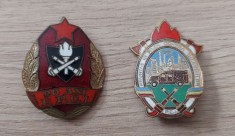 Lot doua insigne paza contra incendiilor / 20 ani f.p.c.i.