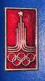 MOSCOVA, OLIMPIADA 1980/INSIGNA ALUMINIU EMAILAT/23x13 mm.