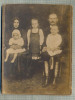 AB FOTO CABINET 138 - FAMILIE IN TINUTA DE EPOCA