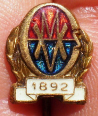 I.741 INSIGNA STICKPIN MV 1892 h11mm email foto