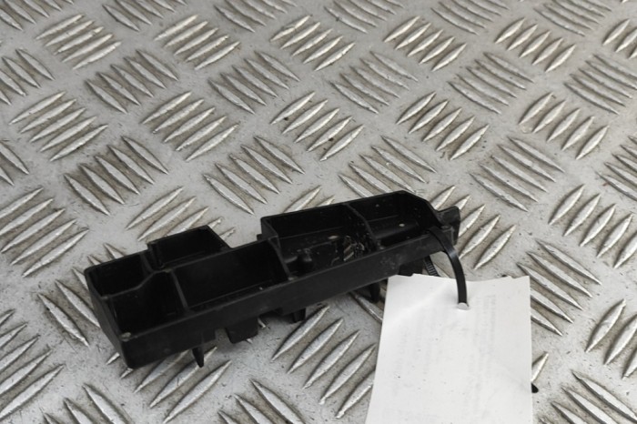 Suport prag lateral st&acirc;nga față AUDI E-TRON GT 2022 OEM: 4J3853921 30907479