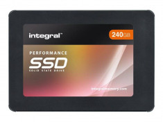 SSD Integral P5 Series 240GB SATA-III 2.5 inch foto