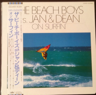 Vinil &amp;quot;Japan Press&amp;quot; The Beach Boys Vs. Jan &amp;amp; Dean &amp;lrm;&amp;ndash; On Surfin&amp;#039; (NM) foto