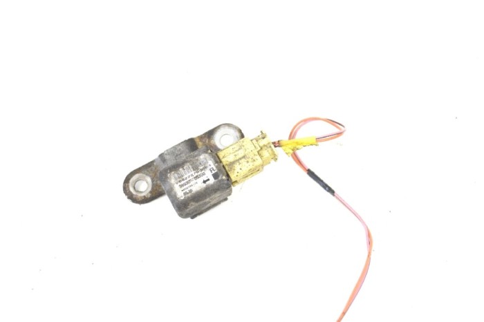 Senzor de impact lateral dreapta SUZUKI GRAND VITARA II JT, TE, TD 2012 OEM: 38930-65J00 11466260