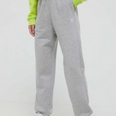 adidas Originals pantaloni de trening culoarea gri, melanj IA6432
