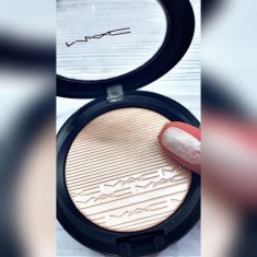 Pudra iluminatoare MAC Extra Dimension Skinfinish Lumiere Nuanta Double Gleam foto