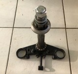 Jug inferior Yamaha FZS600 (RJ02) 1998-2003