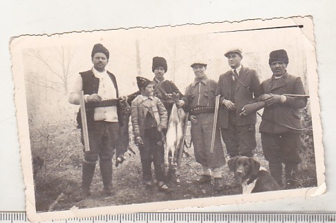 bnk foto - La vanatoare de iepuri - anii `30-`40