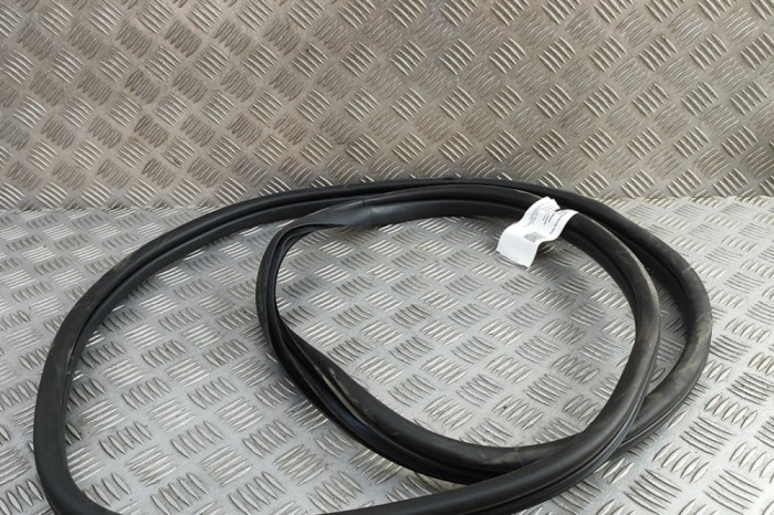 Garnitura ușă st&acirc;nga spate KIA NIRO II 2024 OEM: 83110-AT000 | 31994321