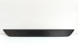 Ornament prag dreapta față TESLA MODEL Y 2023 OEM: 1494301-00-B 23518766
