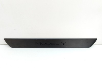 Ornament prag dreapta față TESLA MODEL Y 2023 OEM: 1494301-00-B 23518766 foto