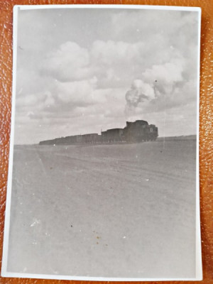 Fotografie tren cu locomotiva cu abur, perioada comunista foto