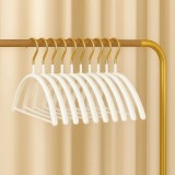 Cumpara ieftin Set 10 umerase metalice cu strat antialunecare, dimensiuni 42.5 x 19 cm, alb