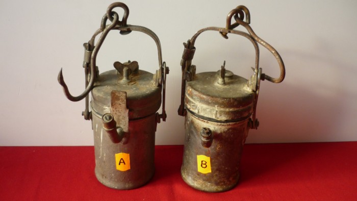 LAMPA CU CARBID (A) SADU 1990 (B) SADU 1984