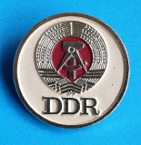 Insigna veche 1970 Germania Democrata DDR - stema heraldica